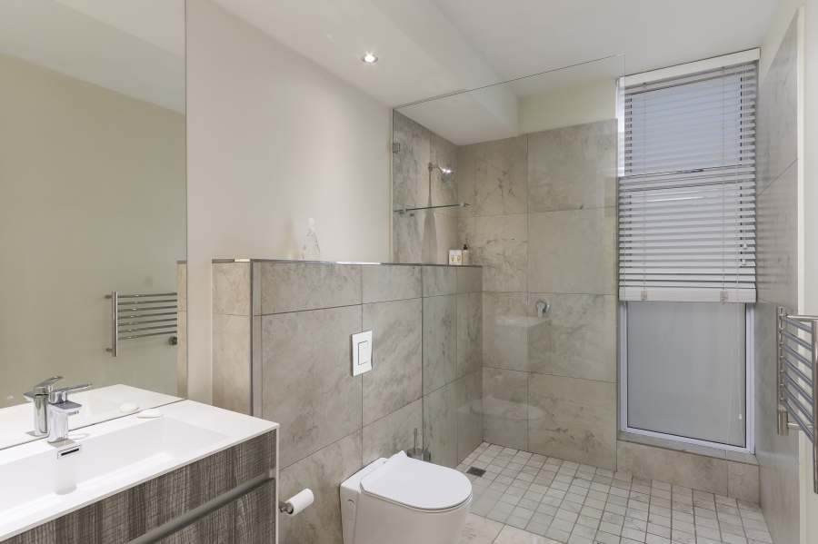 To Let 4 Bedroom Property for Rent in Harbour Island Western Cape